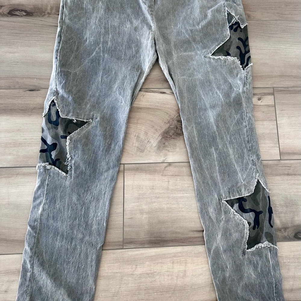 Venti6 Star Patch Cropped Pants